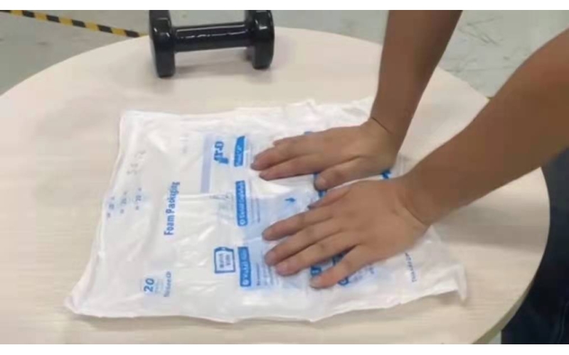 手壓緩沖發(fā)泡袋